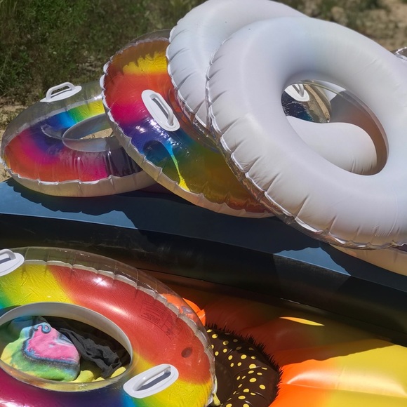 Brand new in sealed package rainbow innertube raft pool float adult or kid - Picture 4 of 8